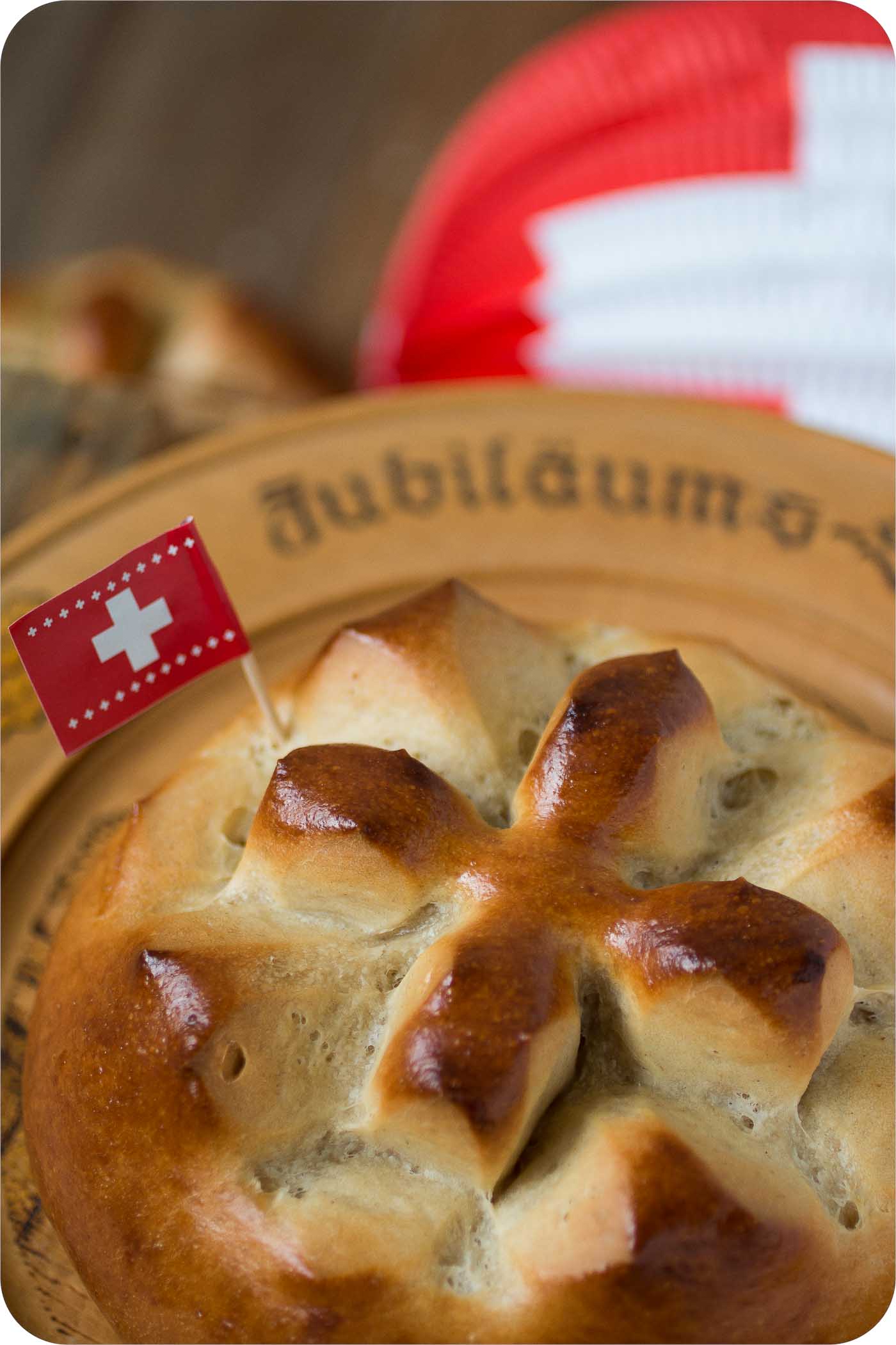 1.-August-Brote - fluffig wie nie! Jetzt nachbacken und ...