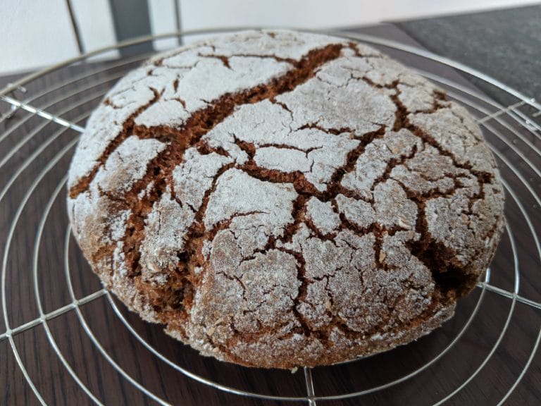 Das Walliser Roggenbrot ist ein unglaublich saftiges Brot.